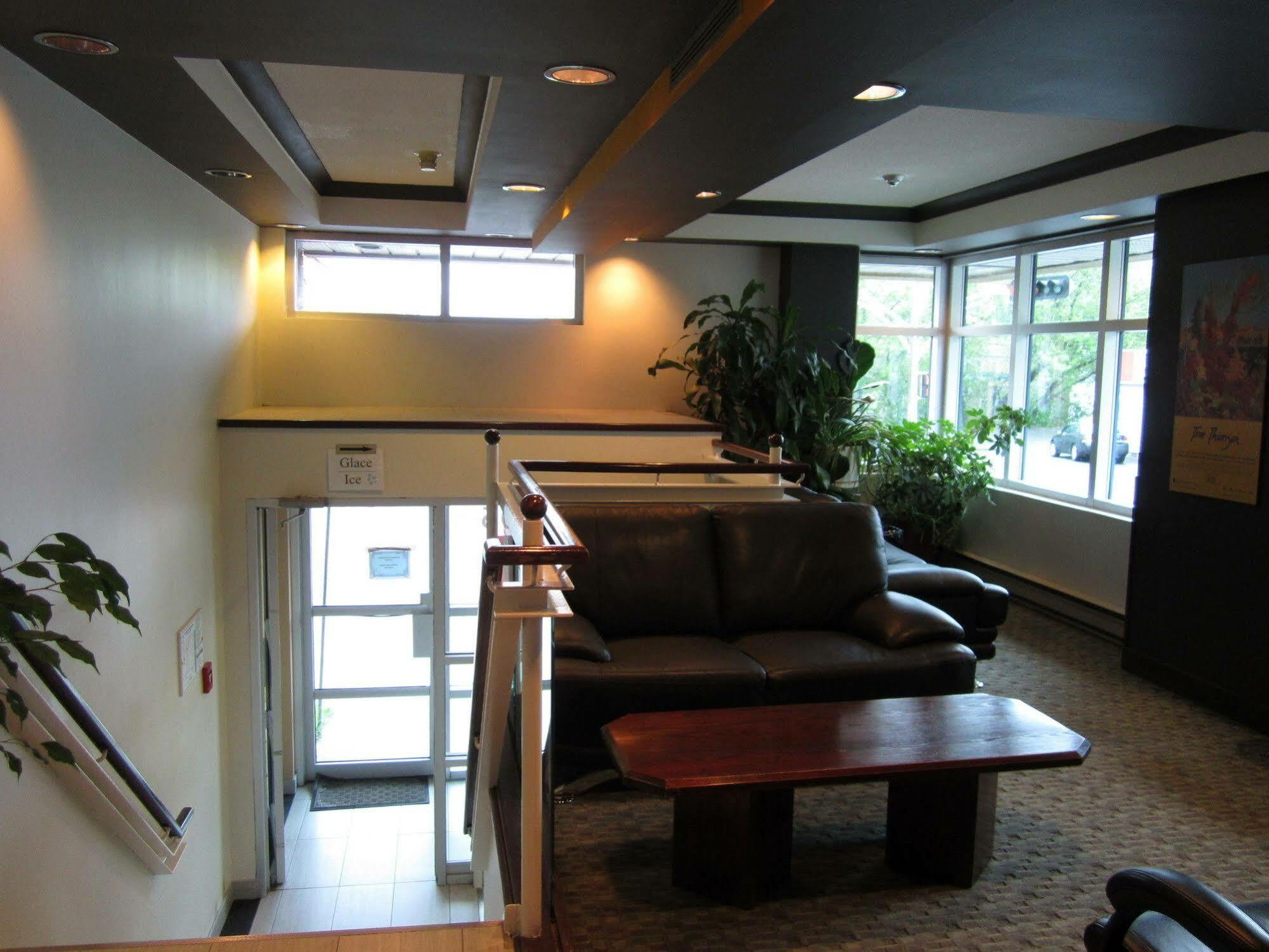 Auberge De La Gare Gatineau Bagian luar foto